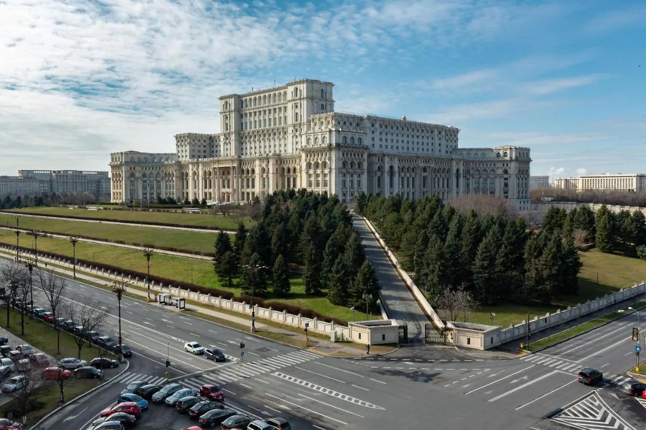 Qult - Monarch Apartment Bucharest